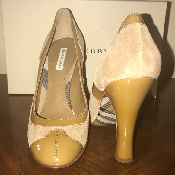 NEW BURBERRY SHOES - Picture 2 of 7